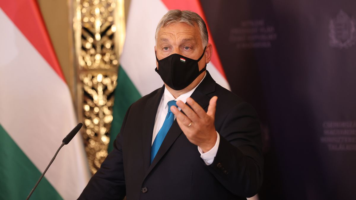 Maďarsko zůstane mimo válku, Ukrajině zbraně nepošleme, slíbil Orbán
